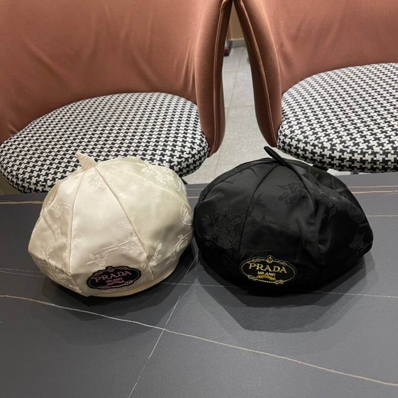 Prada beret 011302